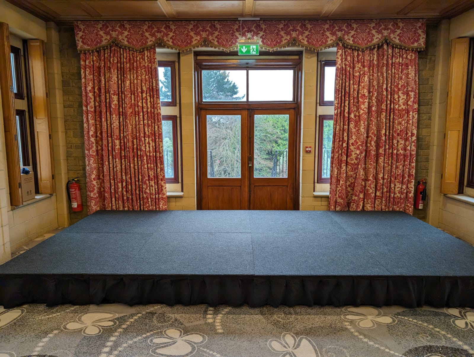 Corporate and Weddings Wooden Platform Stage with Carpet on rent